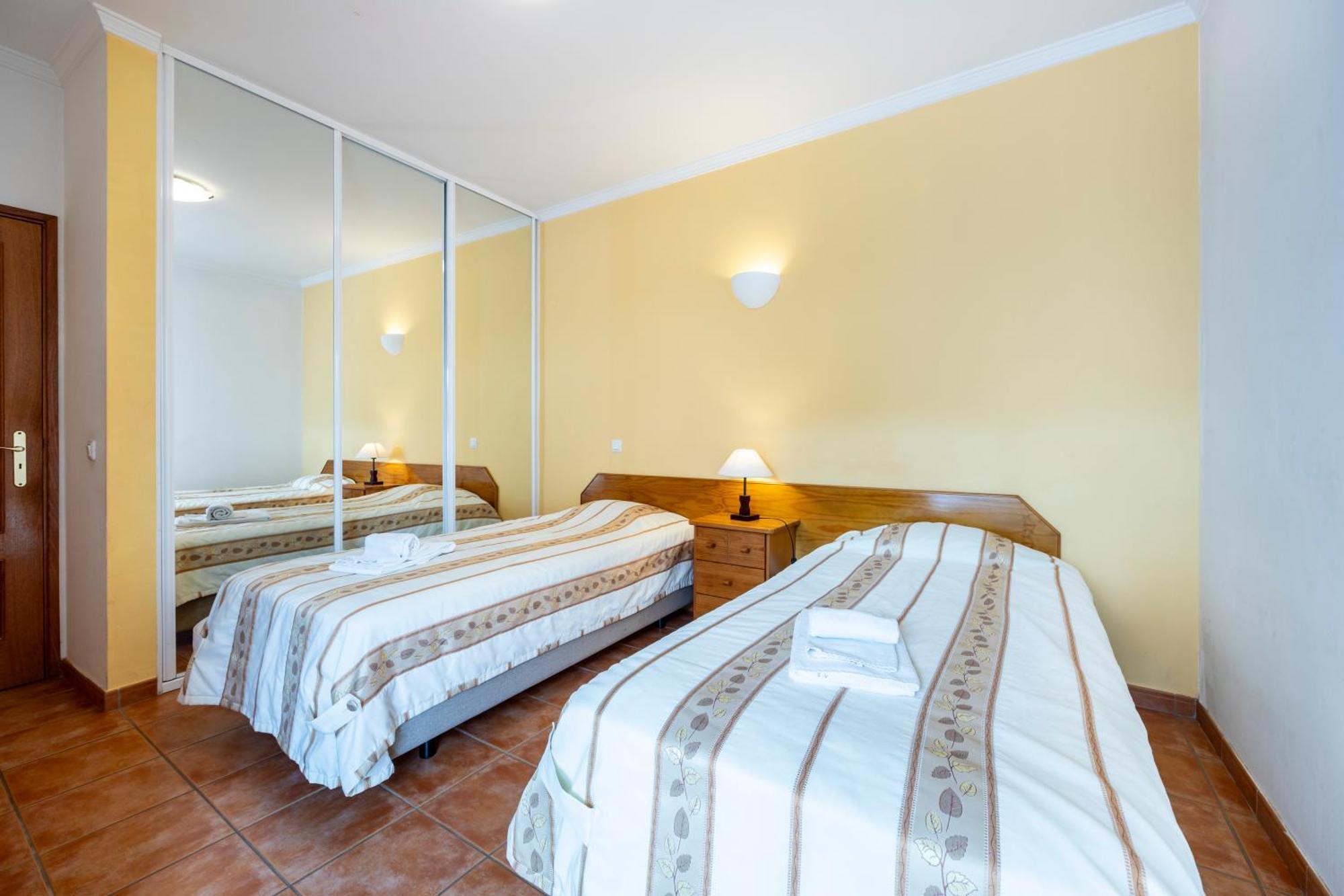 Apartamento Cardeira Holiday
